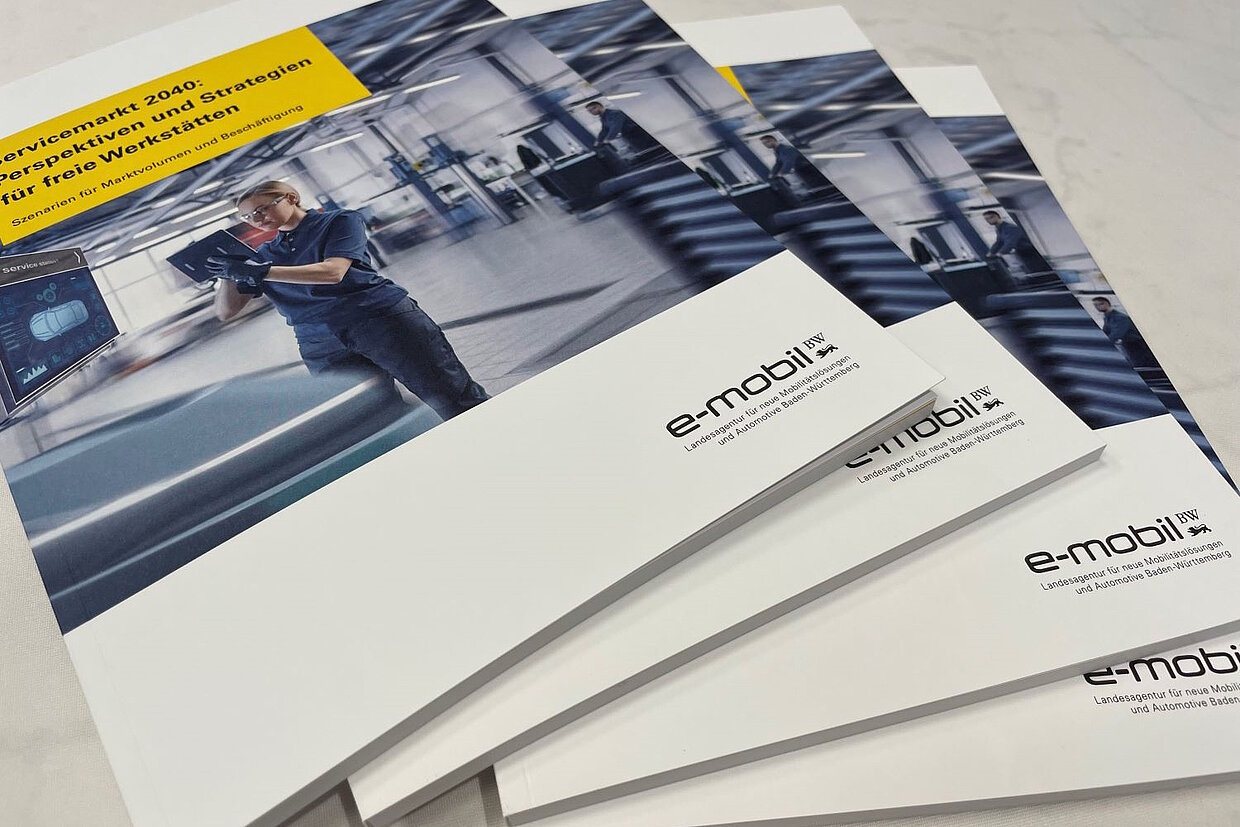 e-mobil BW Publikationsdatenbank Vier aufeinander gestapelte Studien von e-mobil BW zum Servicemarkt 2040.
